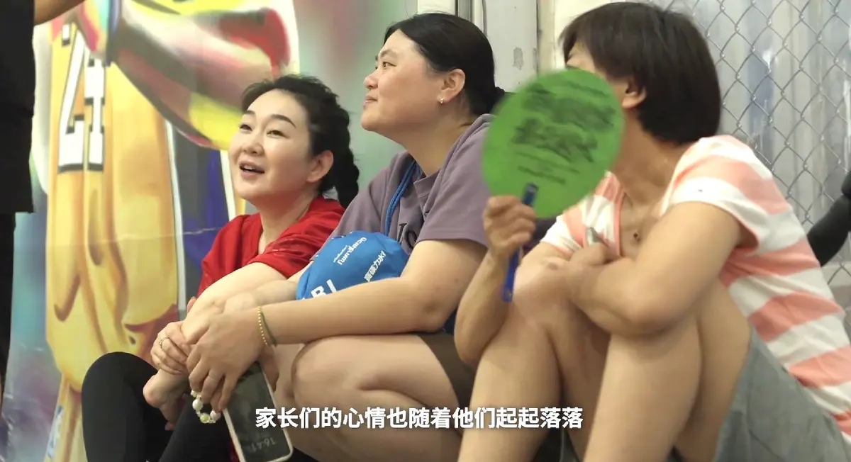 如何根据个人体能调整篮球对抗训练强度_2